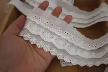 優れた品質の白色コットン刺繍レーストリム【小花柄・片側デザイン・服飾用・装飾素材】