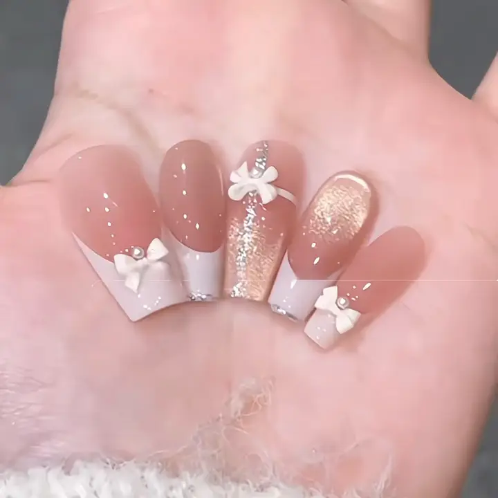 春の猫目デザインネイル【フレンチスタイル・純粋な色合い・手作り・おしゃれ】