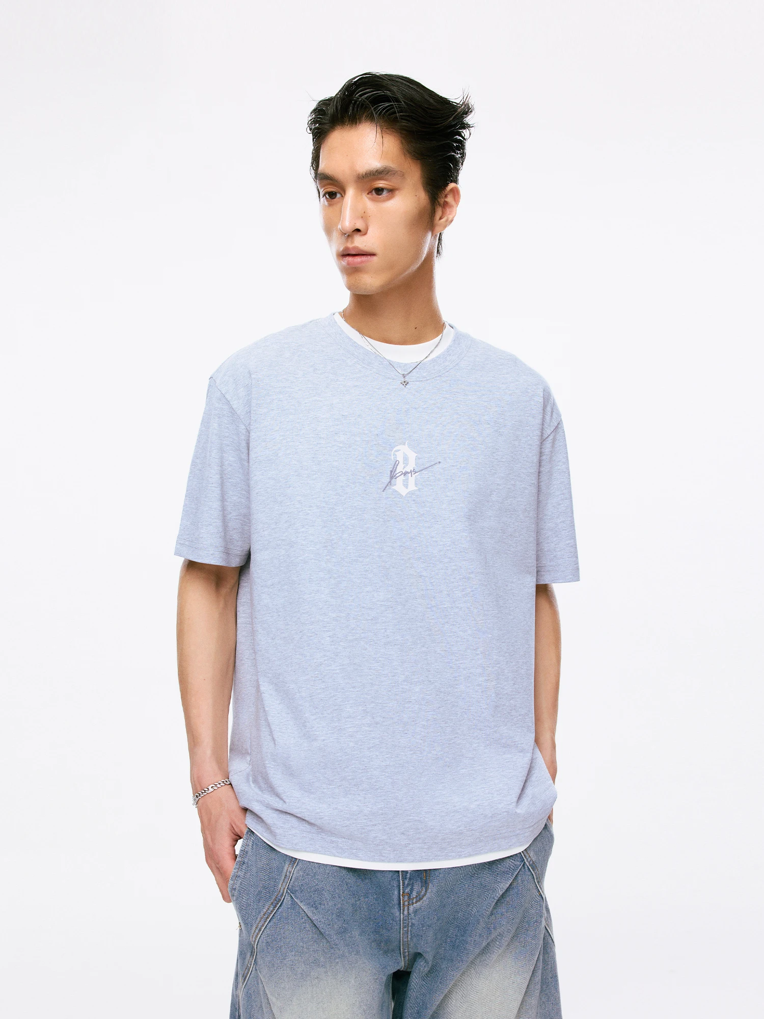 ボーンレス グラフィックプリント半袖Tシャツ：ルーズフィットで快適な日常着用に最適