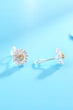 純銀製 小雛菊デザインピアス【シンプル・フラワー】