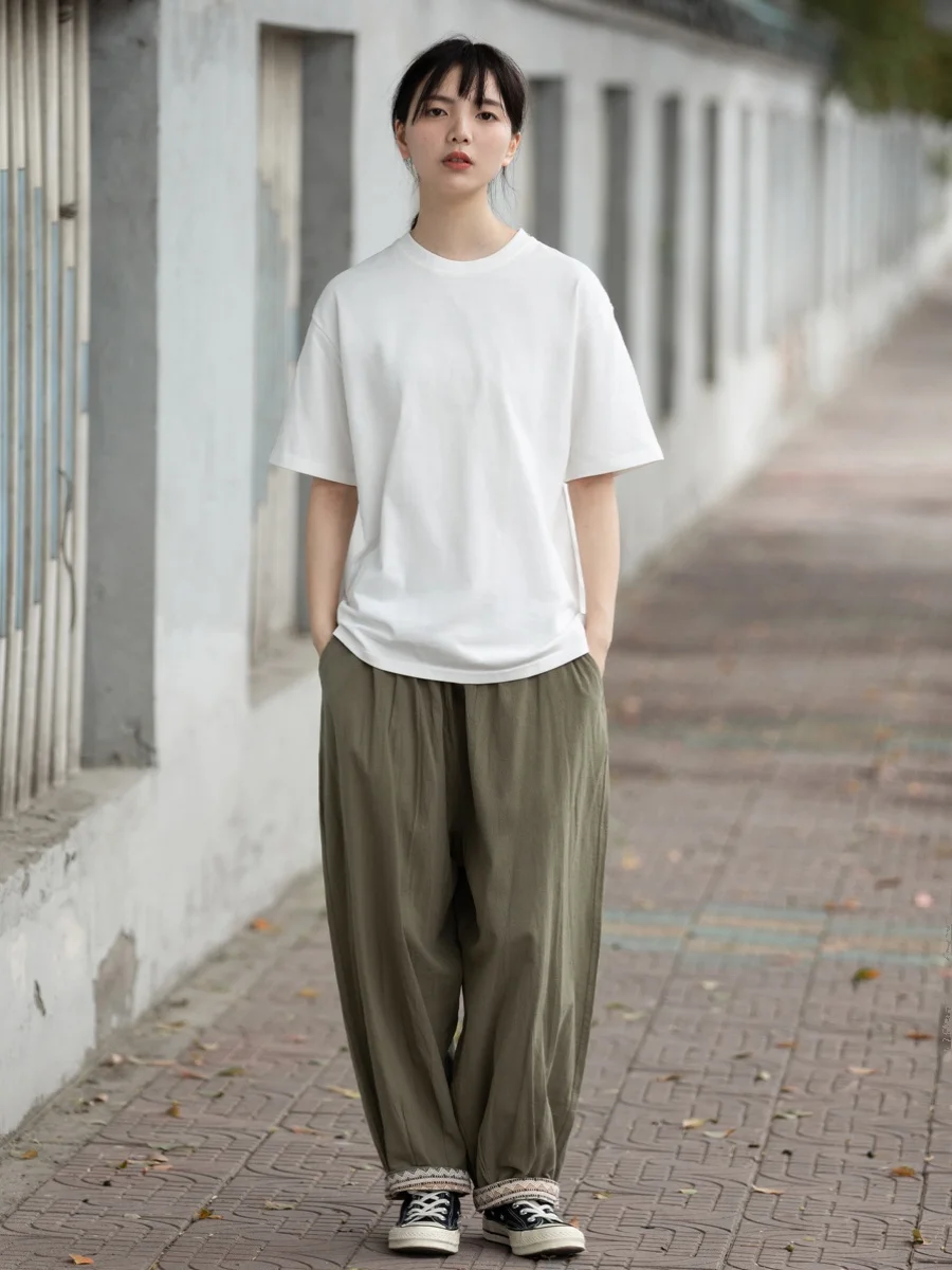 春コーデ レディースの定番アイテムとしての厚手コットンTシャツ