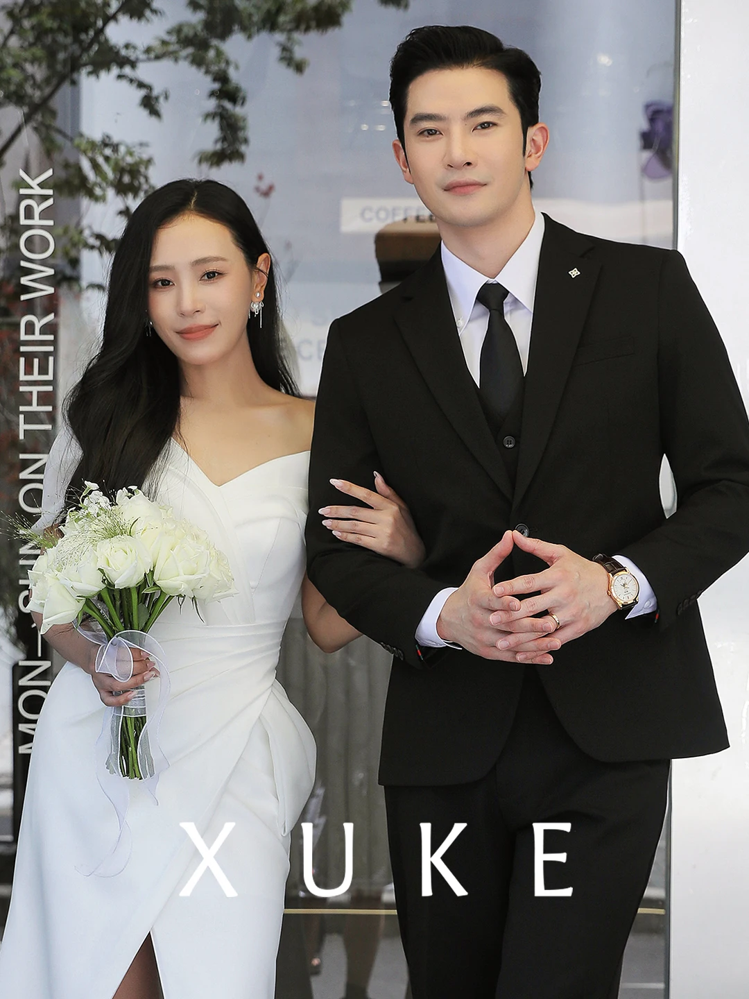結婚式スーツグレーを選ぶときに迷うなら、この1点セットが救う