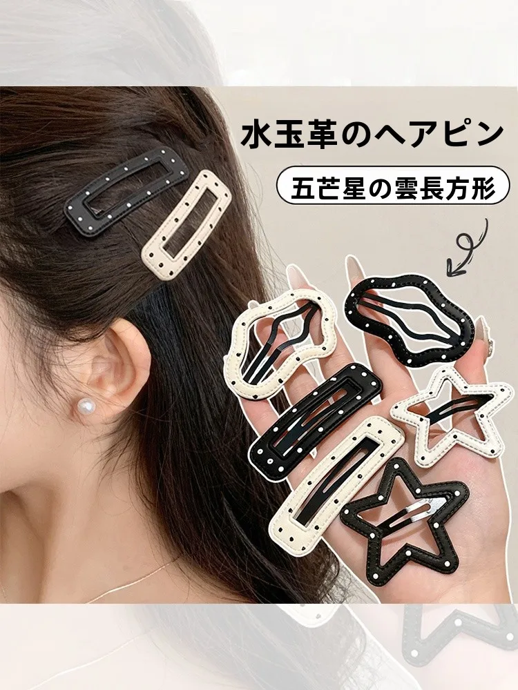 白黒ドットデザインのレザー製ヘアクリップ：スリックバックやポニーテールサイドに最適な前髪固定ツール