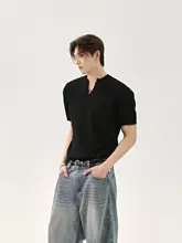 Vネックデザインのシンプルなニット Tシャツ【フィット・ショートスリーブ・ベーシック】