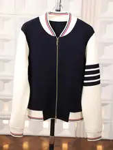 暖かく体型をカバーする100%ウール配色ニットカーディガン