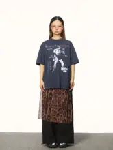 ギタープリント半袖Tシャツ【ユニセックス・夏用・ゆったりデザイン・ビンテージスタイル】