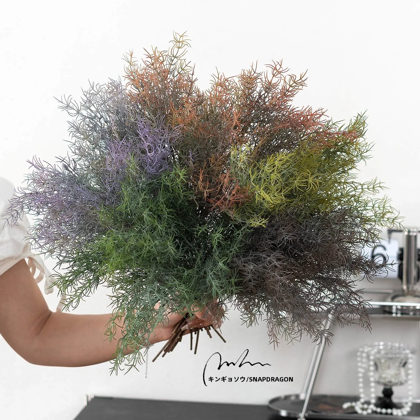 高級感あるリアルな観葉植物 金魚草：北欧風インテリアに最適なライトラグジュアリー装飾