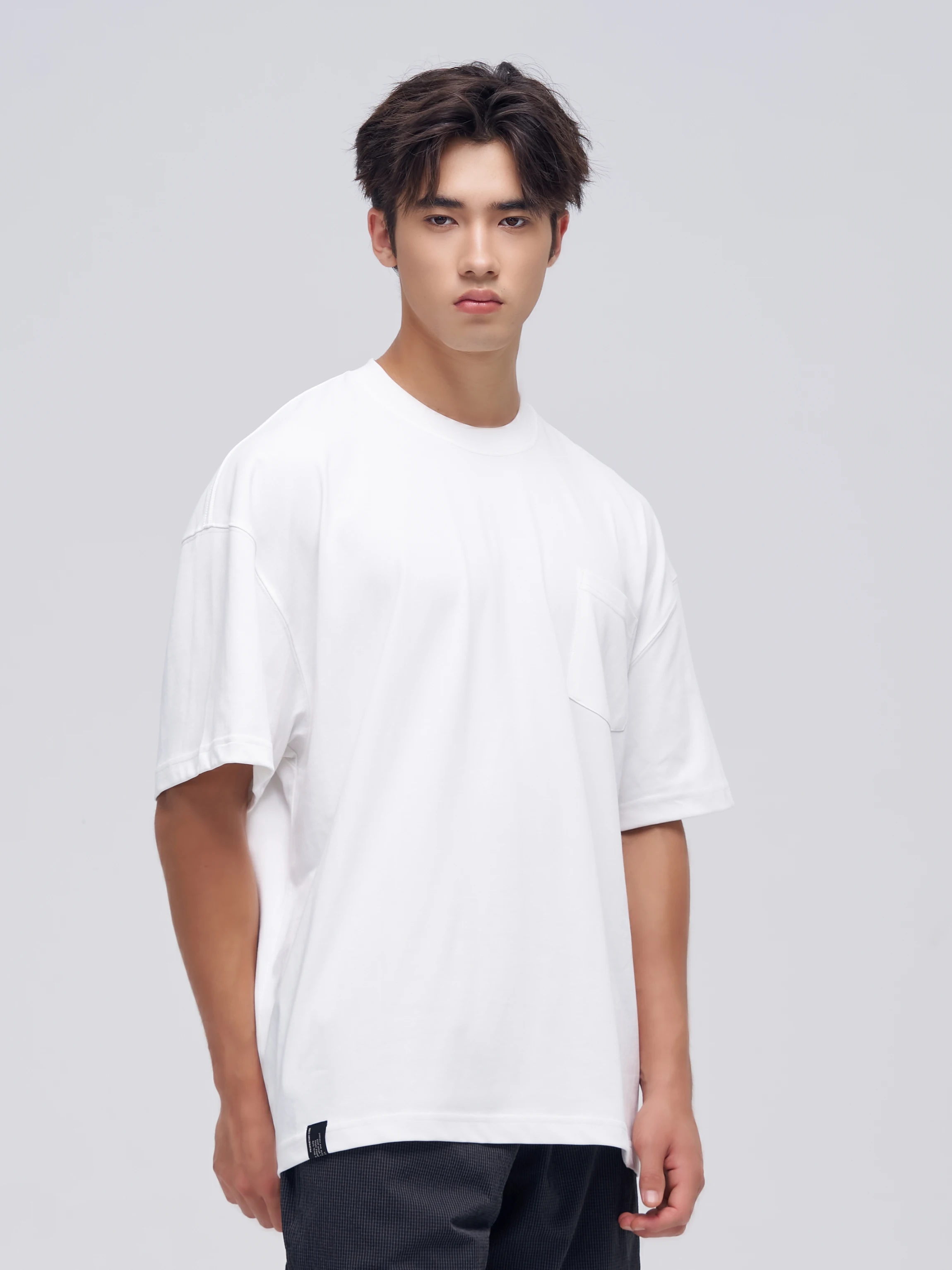 メンズ半袖Tシャツをどう選ぶ？抗UV機能と柔らかさが融合した「極上の肌触り」が今夏の必須アイテム