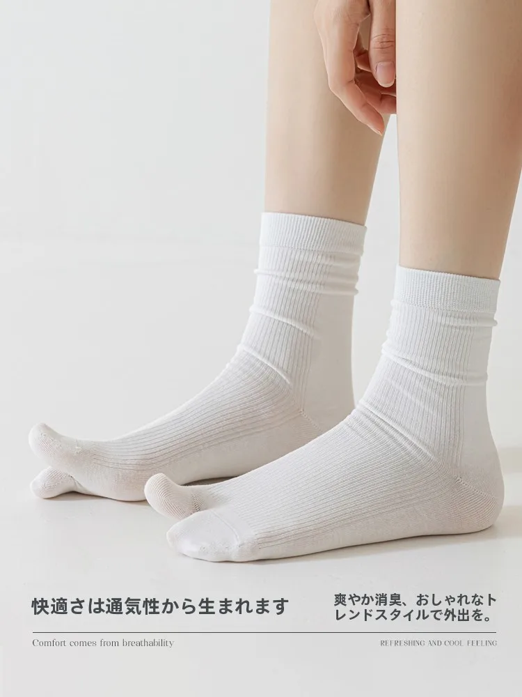 抗菌防臭中筒分趾ソックス：女性向け夏用薄手ソックスの実用性と効果