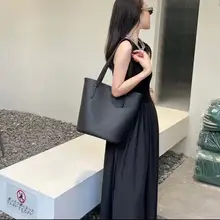 大容量水桶型トートバッグ【肩掛け可能・洗練されたデザイン・カジュアル使用に最適】
