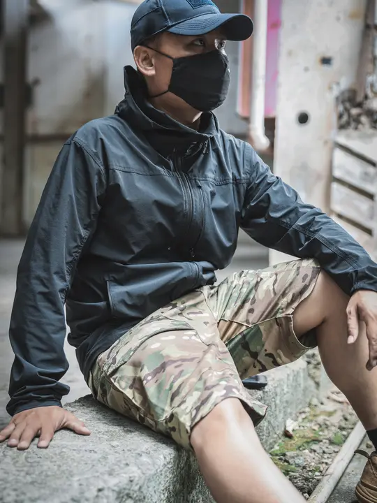 アウトドア用 ソフトシェルジャケット【フード付き・風防・速乾機能・登山・ハイキング用】