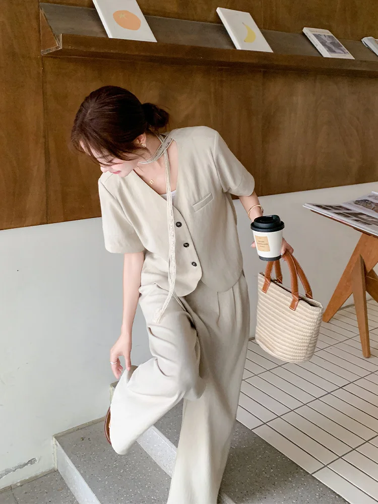 ワイドパンツとシャツのコーデはなぜわいらしいのか？レディース5選で春夏の日常コーデを実践する