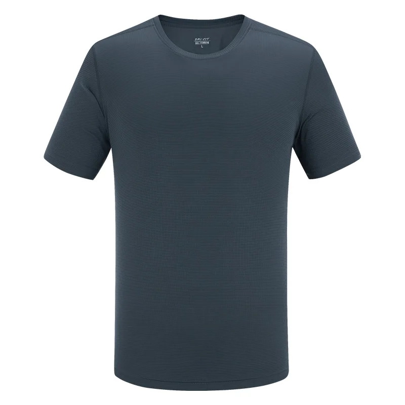 ストリートファッションの本質とは？速乾Tシャツで学ぶスタイルのルール