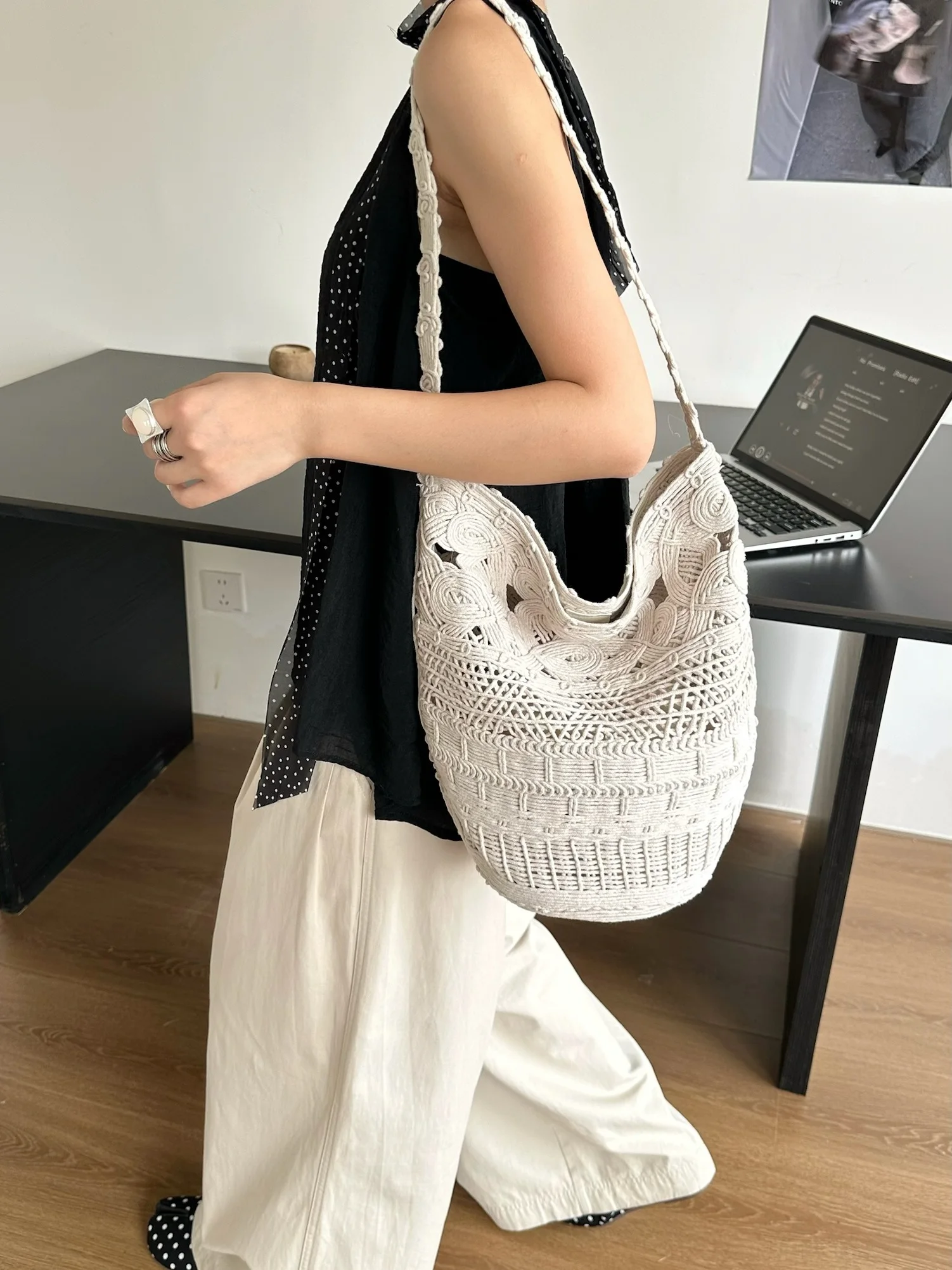 woven bag は本当に通勤に使えるのか？リアルな使い方と選び方を解説