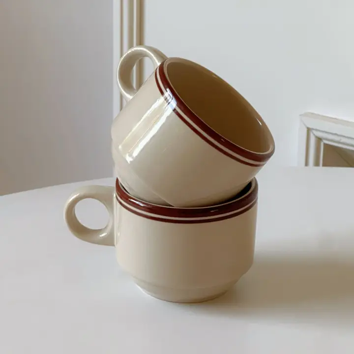 レトロな茶色のラインデザイン陶製カフェカップ【アメリカンスタイル・家庭用・午後のティータイムに最適】