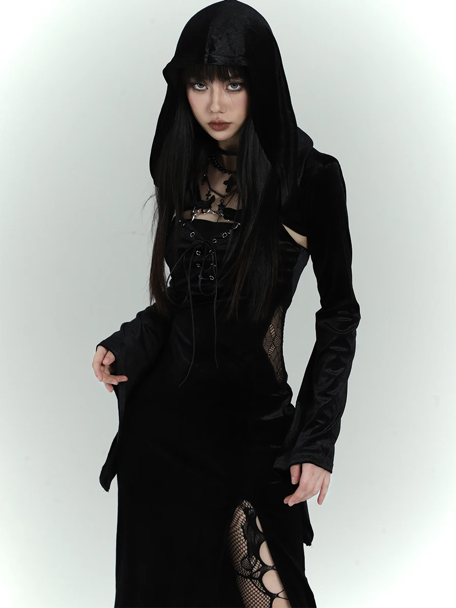 ゴシックスタイルのダークロングドレス【黒・ケープ付き・ハロウィンコスチューム】