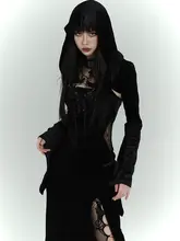 ゴシックスタイルのダークロングドレス【黒・ケープ付き・ハロウィンコスチューム】