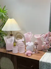 上質なピンク系ガラス花瓶【生け花用・リビングインテリア】