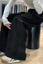 ブラックワイドレッグデニムパンツ【冬用・裏起毛・フィット・ストレートシルエット】