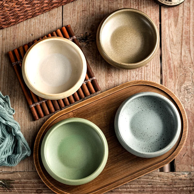 陶器製小皿：和風醤油用調味料皿の機能と実用性