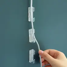 シンプルな壁掛け配線整理具【穴あけ不要・粘着式・デスク周り用】