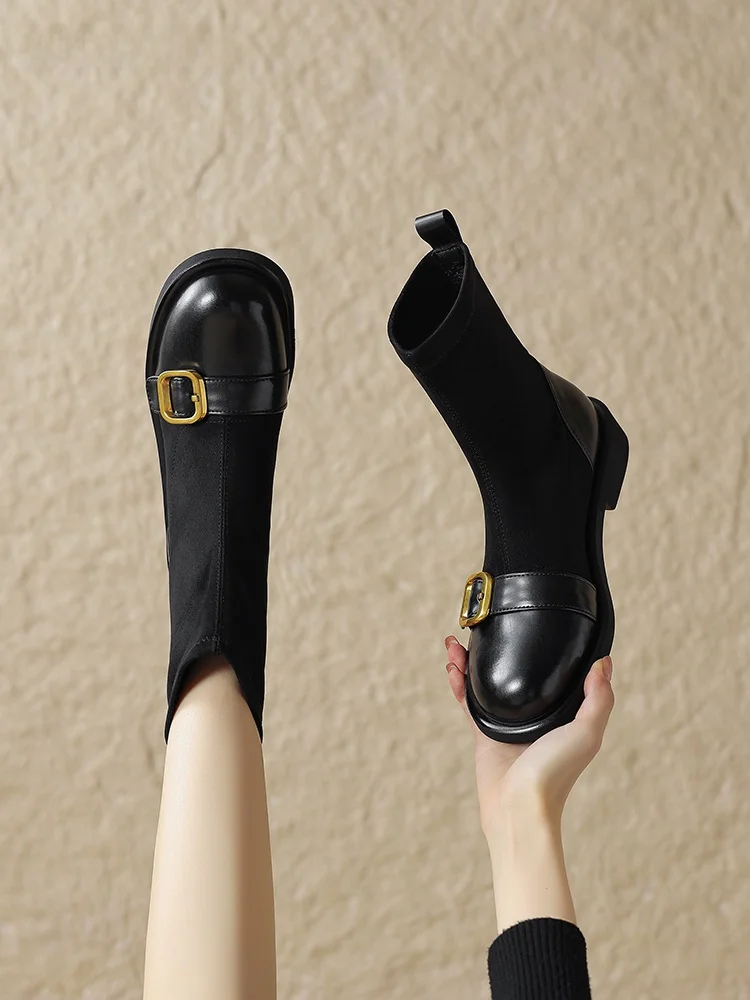 80年代ファッションアイテムとしてのレディースシンプルブーツ：Daphneの厚みと柔らかさの実用性