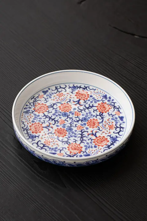 青花模様の陶製お茶セット用トレー【高級感ある蓋付き茶碗・点心皿】