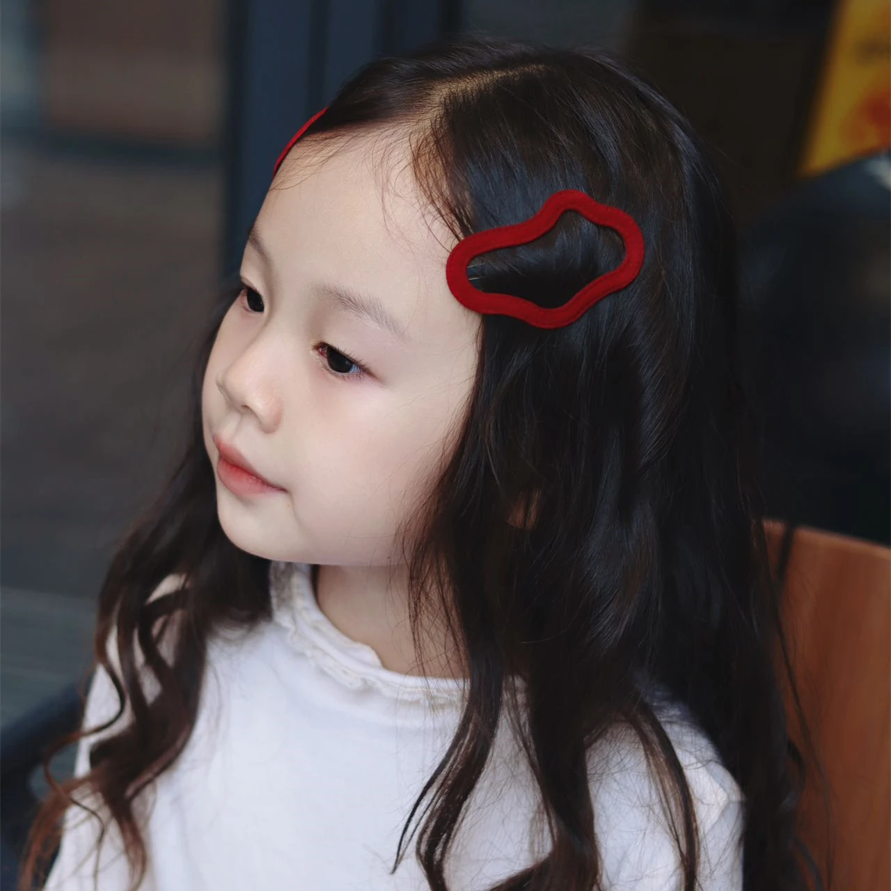 赤色の子供用ヘアアクセサリー：星と雲のデザインで人気のバレッタタイプを徹底解説