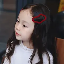赤色の子供用ヘアアクセサリー【星と雲のデザイン・女の子用・バレッタタイプ】