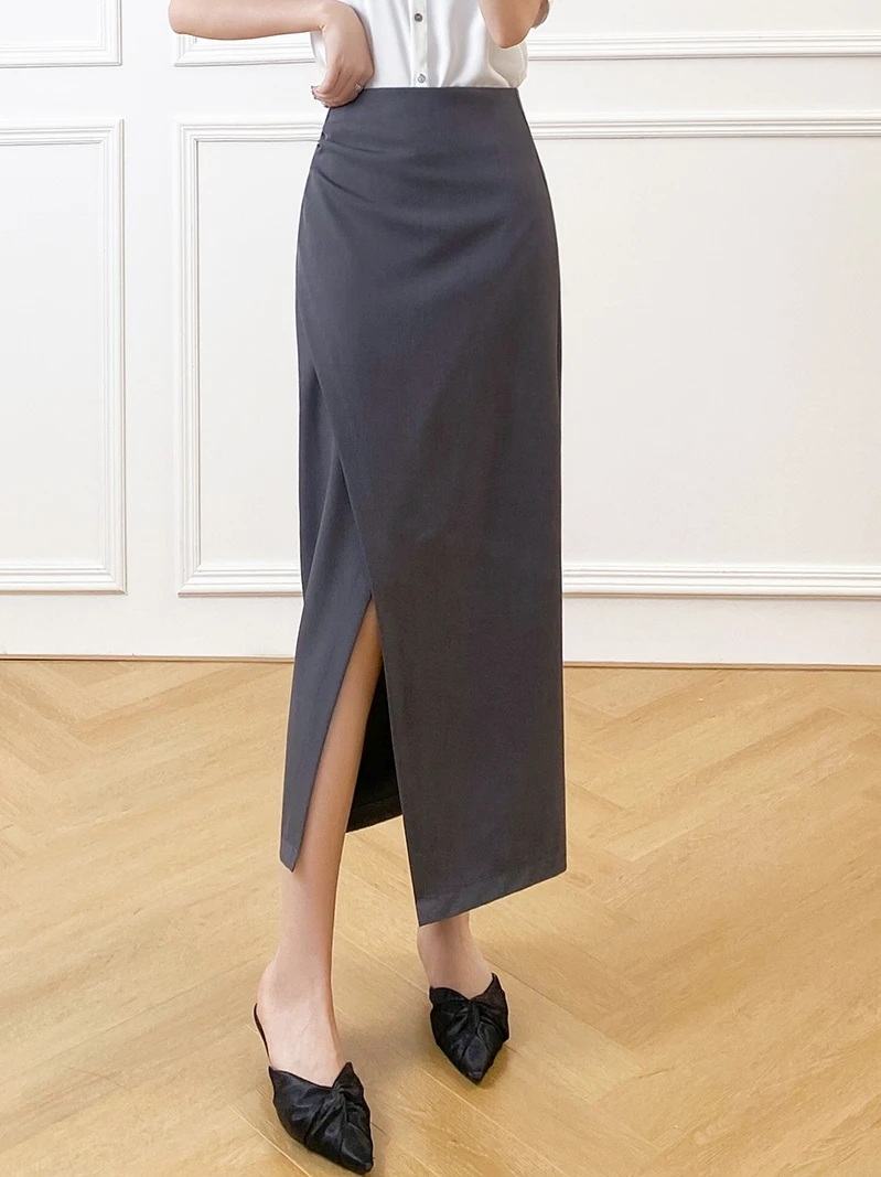 大人可愛い服 50代コーデ - 高腰デザインの中長丈スリット入りスカートの定義と特徴