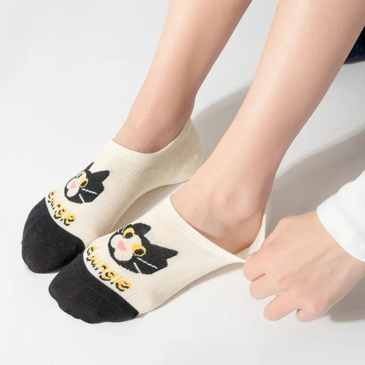 可愛らしいデザインの抗菌防滑無縫隠し靴下【女性用・コットン製】