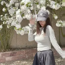 リブ素材の長袖ヨガTシャツ【ウエスト絞り・ショート丈・速乾・フィット感】