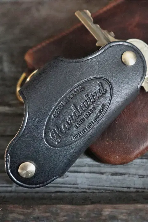 ヴィンテージスタイルのキーホルダー【ハンドメイド・リング付き・レザー製】