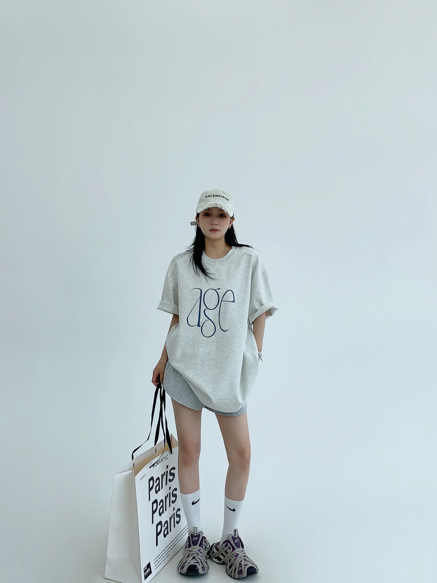 夏用チックでシンプルな高級感！レタープリントの短袖ルーズフィットTシャツ