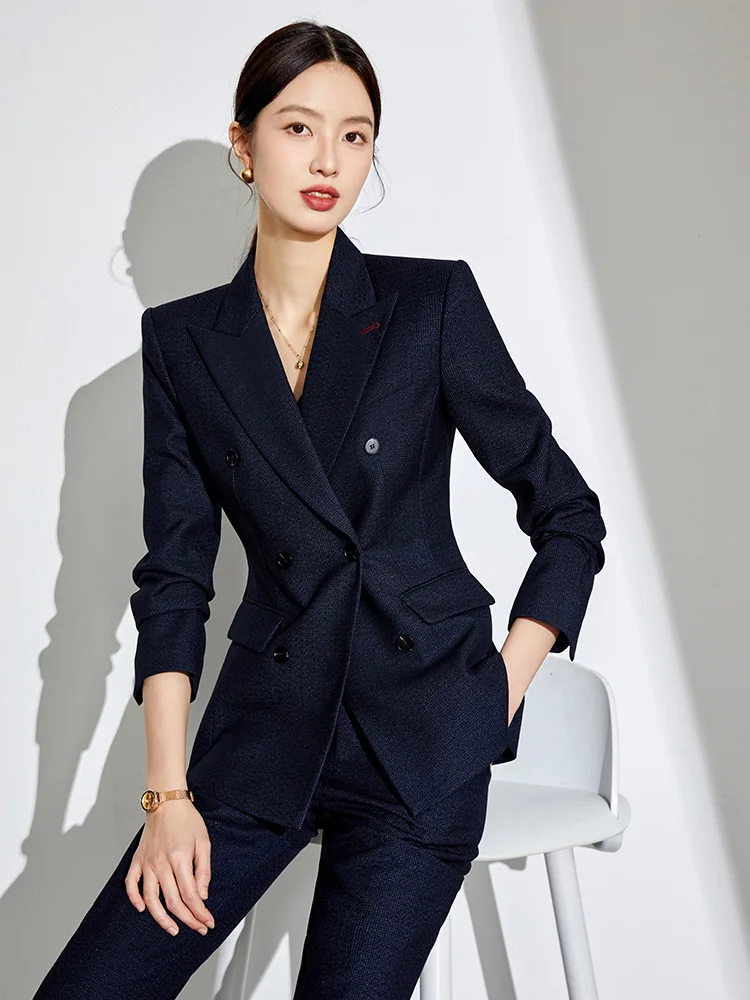 40代のオフィスファッションで悩むなら、どんなフォーマルな服装がおすすめ？