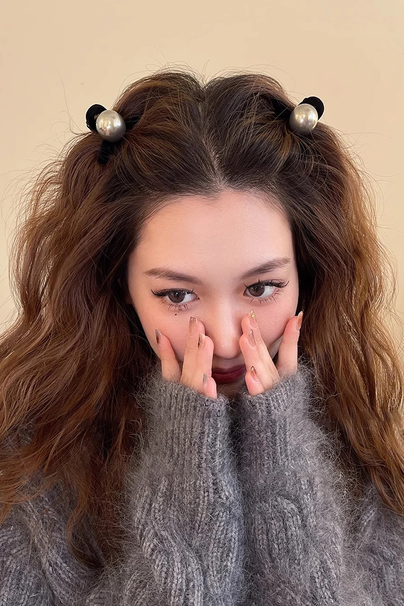 グレー調パールのサイドアップヘアクリップ【エレガント・シャーククリップ】 