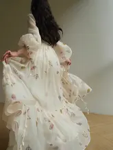 フレンチスタイルの花柄ロングドレス【春夏・大きなスカート・リゾートファッション】