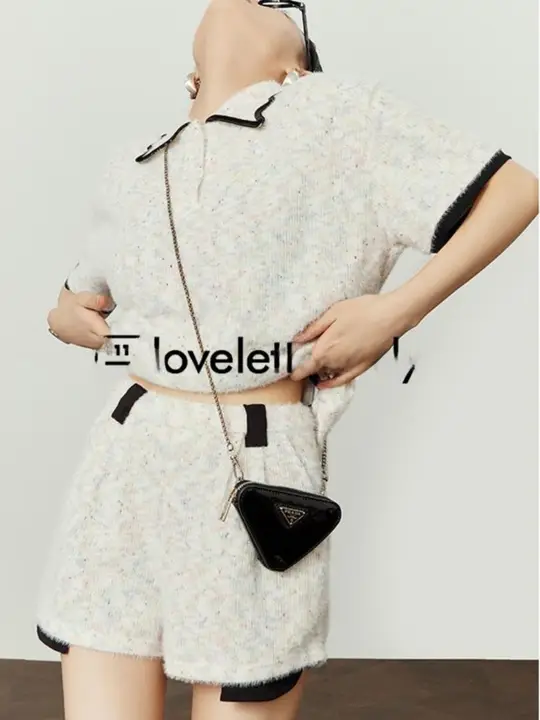 米灰色のレディースパンツ【極上の柔らかさ・フィット・夏用・ショートパンツ】（セットアップ対応）