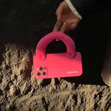 手首に掛けられる液体シリコン製スマホケース【iPhone対応・斜め掛け・上質なデザイン】