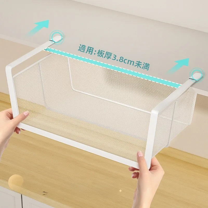 キッチン用吊り下げ収納ラック：穴あけ不要でキャビネット下に簡単に設置
