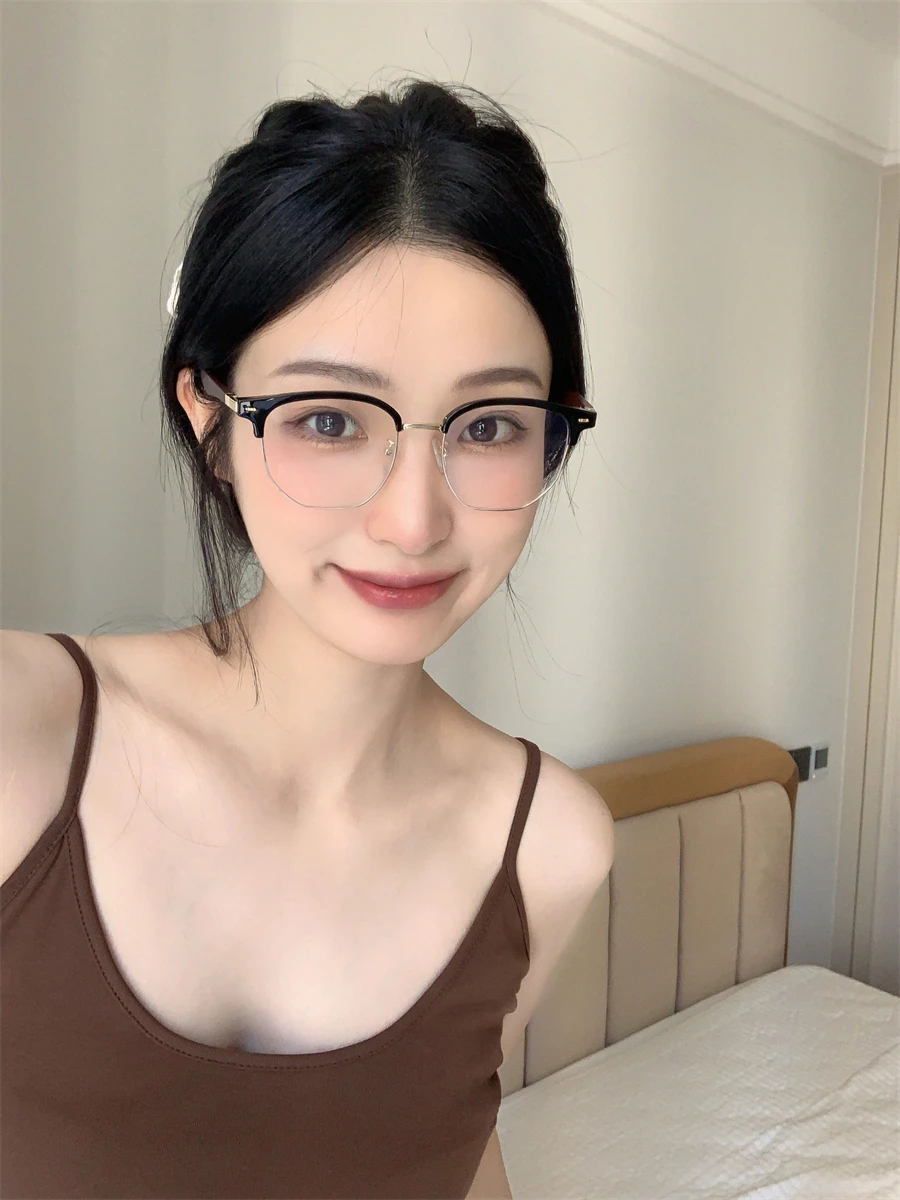 木目調のレトロな丸型メガネ：30代・40代男性・女性に合う高級感のある防蓝光モデル