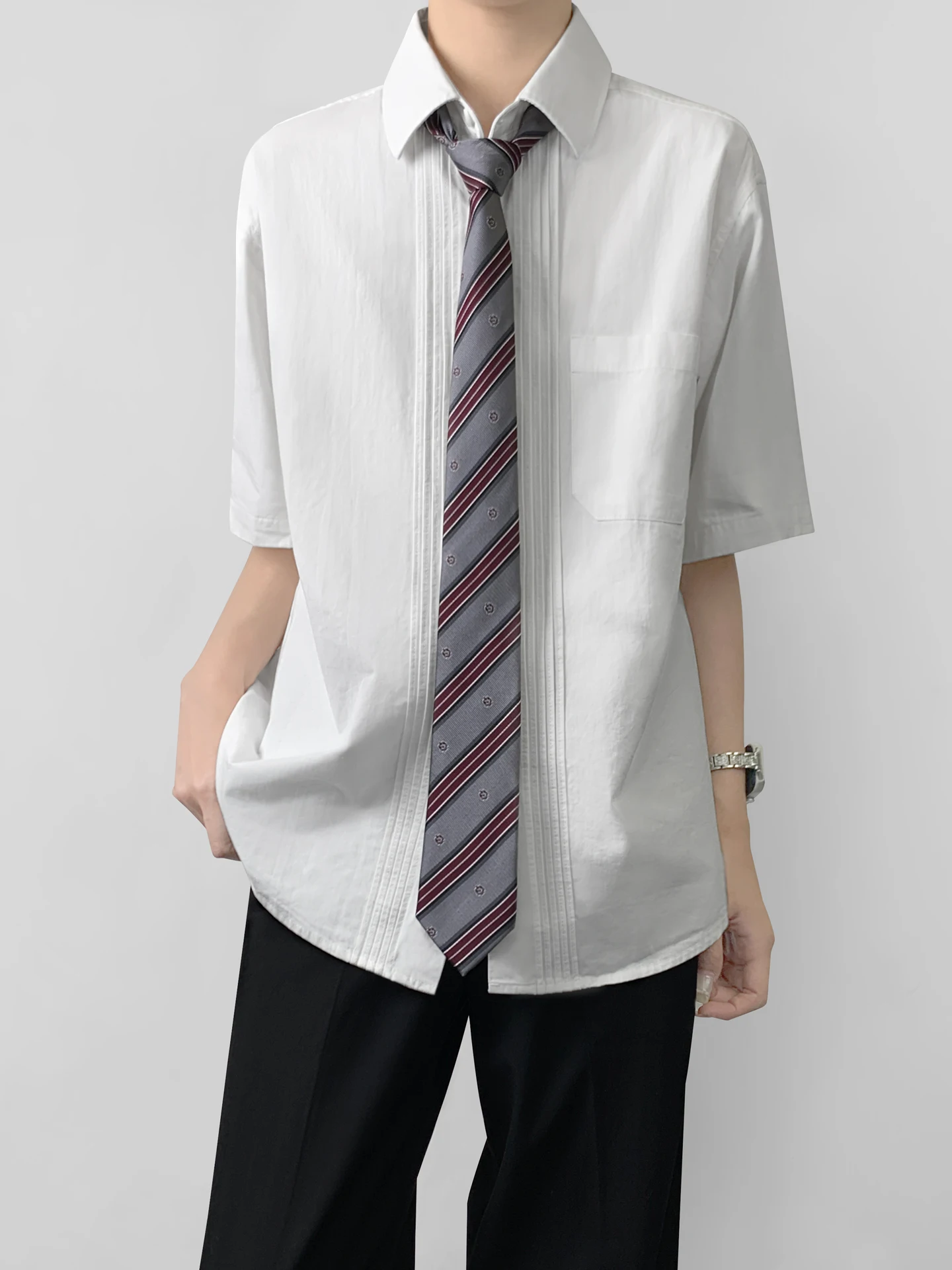 白色長袖シャツ：学生向け中古風ネクタイ対応の日常着用法