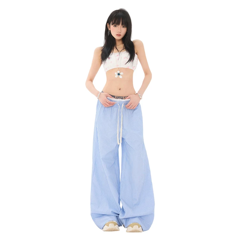 ブルーストライプのダブルウエストワイドパンツ：夏用コットン混で落ちないロールアップスタイルの実証