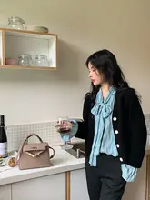 水色の百褶皺デザインブラウス【フレンチスタイル・フリル付き・スリーブアウター】