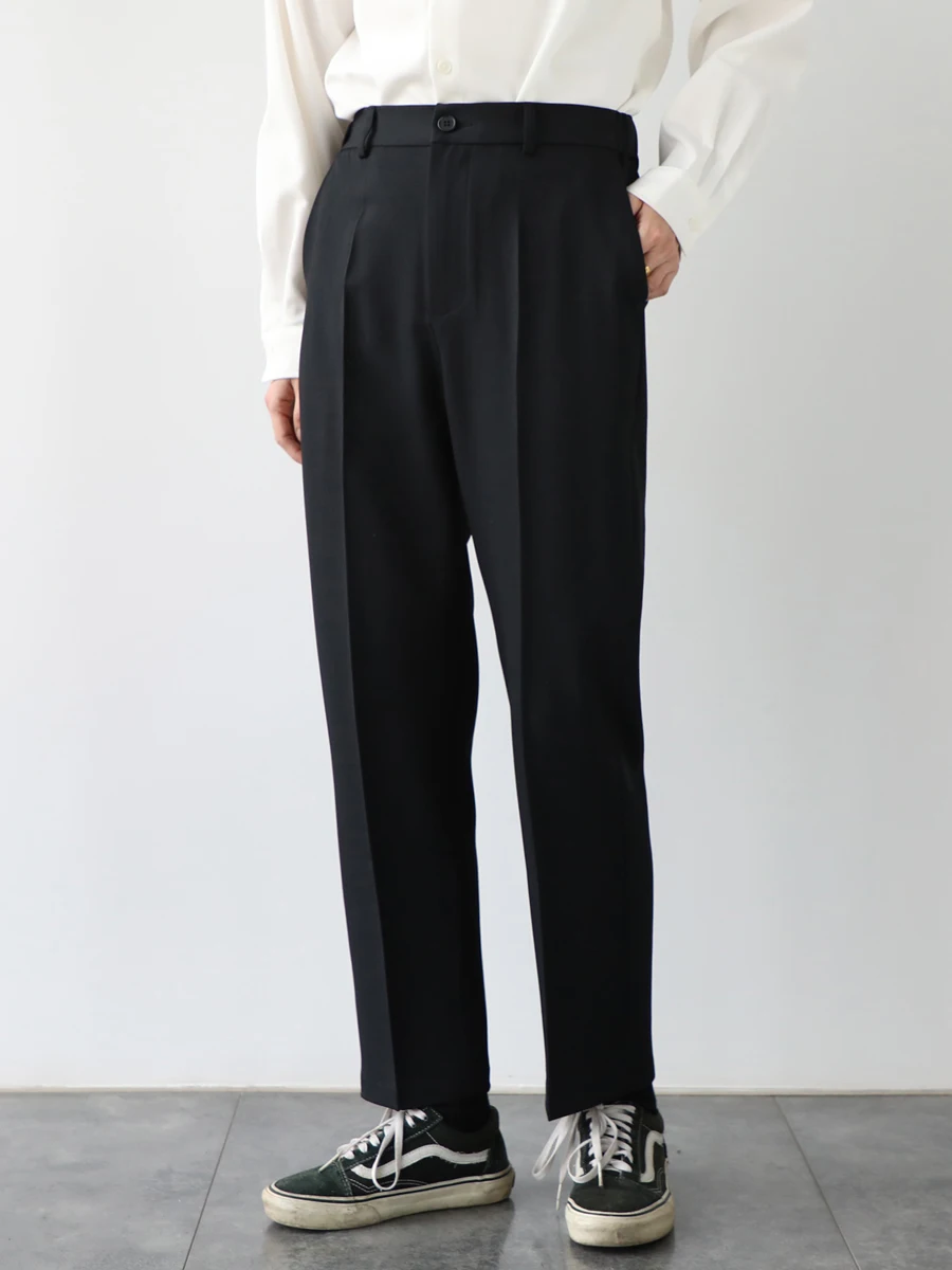 春服 メンズ | 白術製スリムフィット9分丈スラックスの定義と実用性
