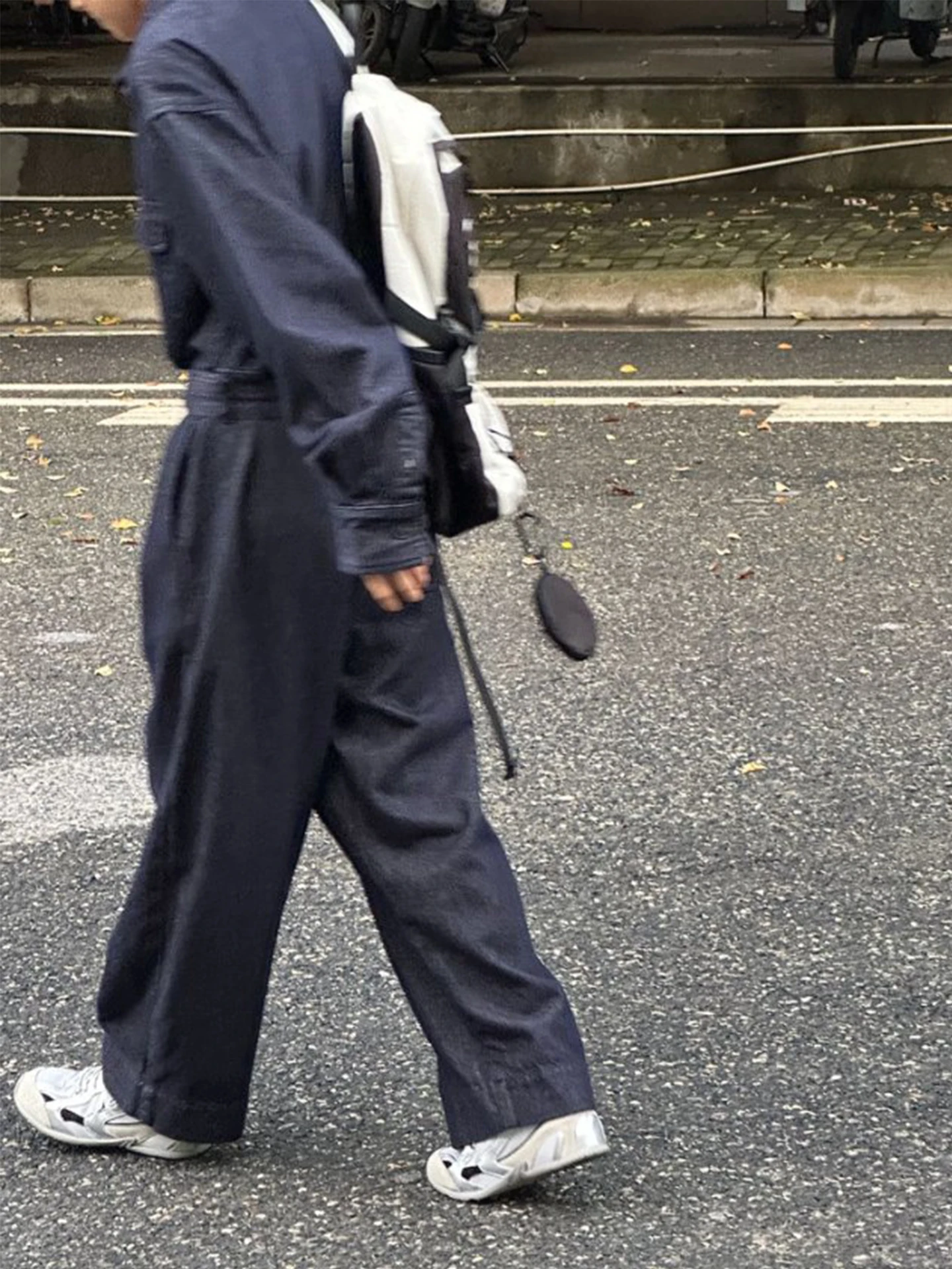 職人 作業着 着こなし：街頭スタイルのカジュアルジャンプスーツが実際の現場でどう活用されるか