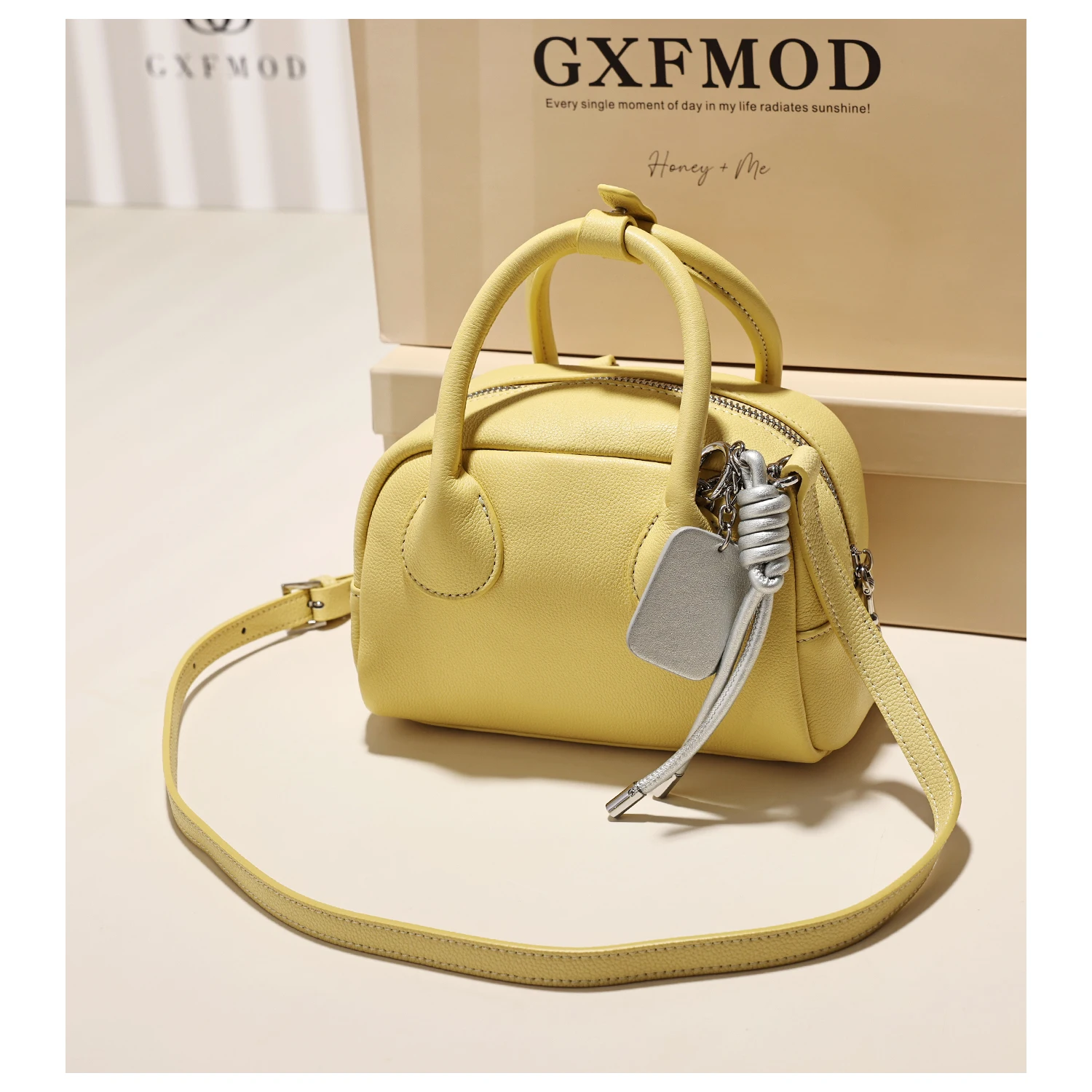どんな服にも合うショルダーバッグは、本当に存在するの？