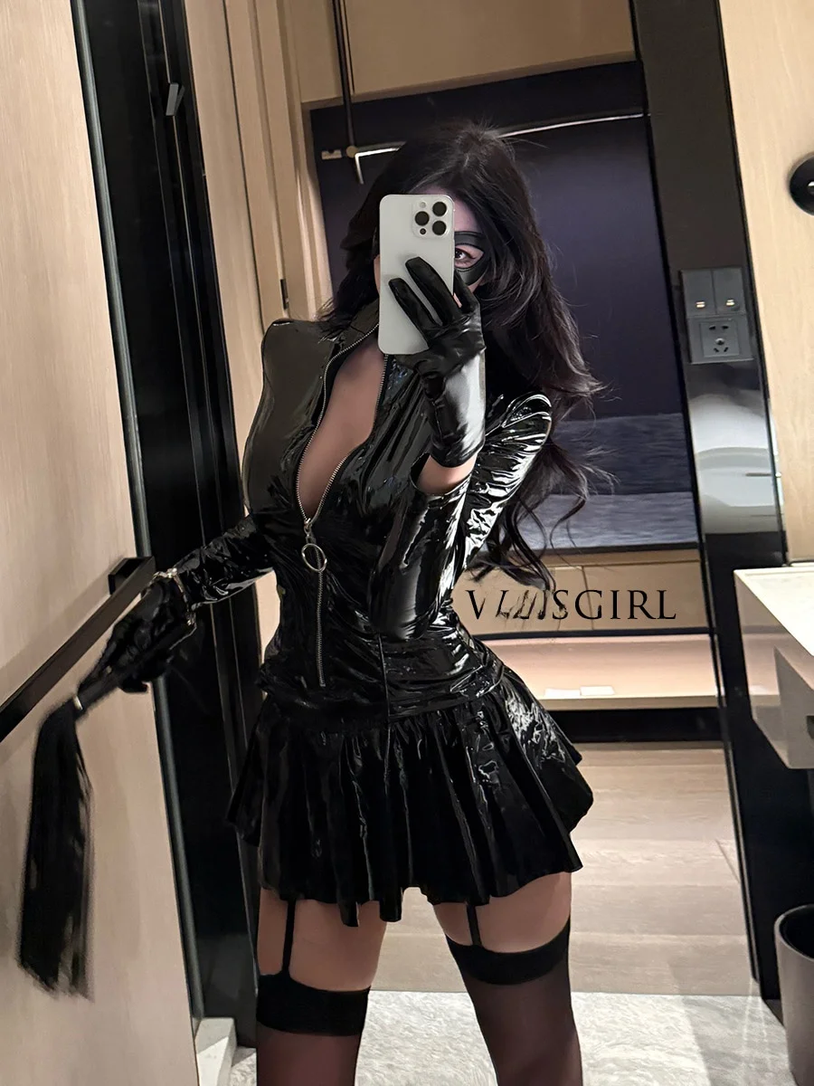 モードスーツとは何か：ハロウィン向け漆皮暗黒系コスプレセットアップの実態と使い方