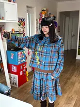 青いチェック柄のビンテージ風フリルカラーシャツ【秋用・スタイル】