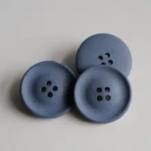 中青色の滑らかなマット仕上げ再生ポリエステルボタン【直径25mm】